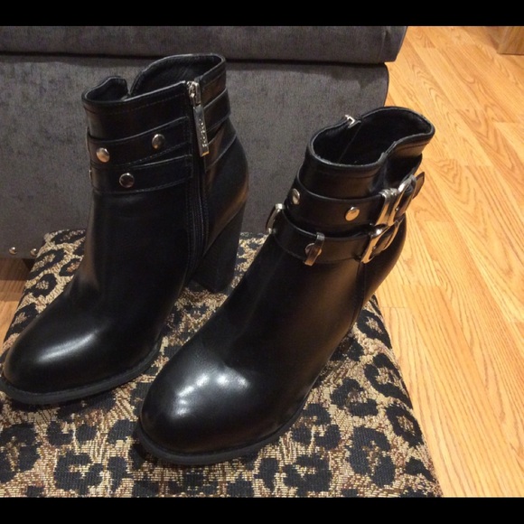 Elegant Footware bootie - Picture 2 of 6